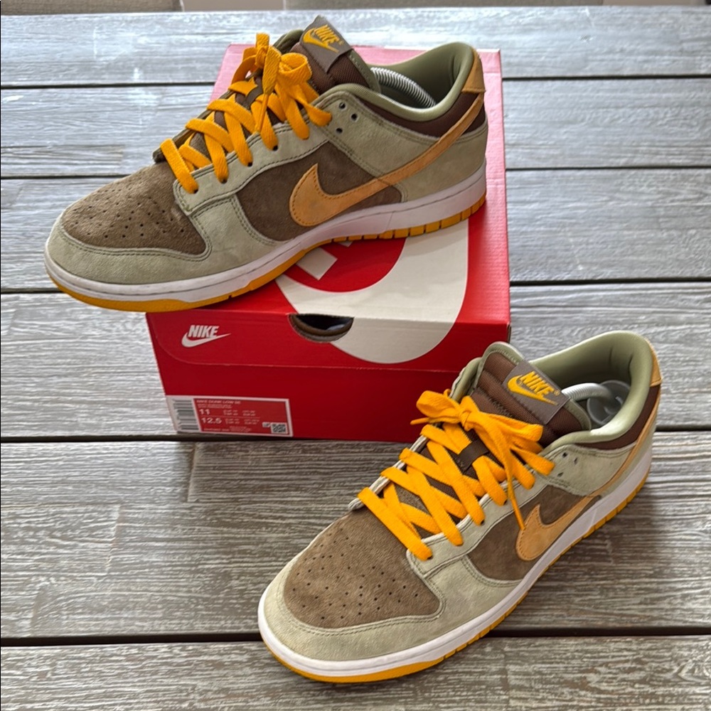 Nike Dunk Low SE Dusty Olive. Size 11 mens. Used